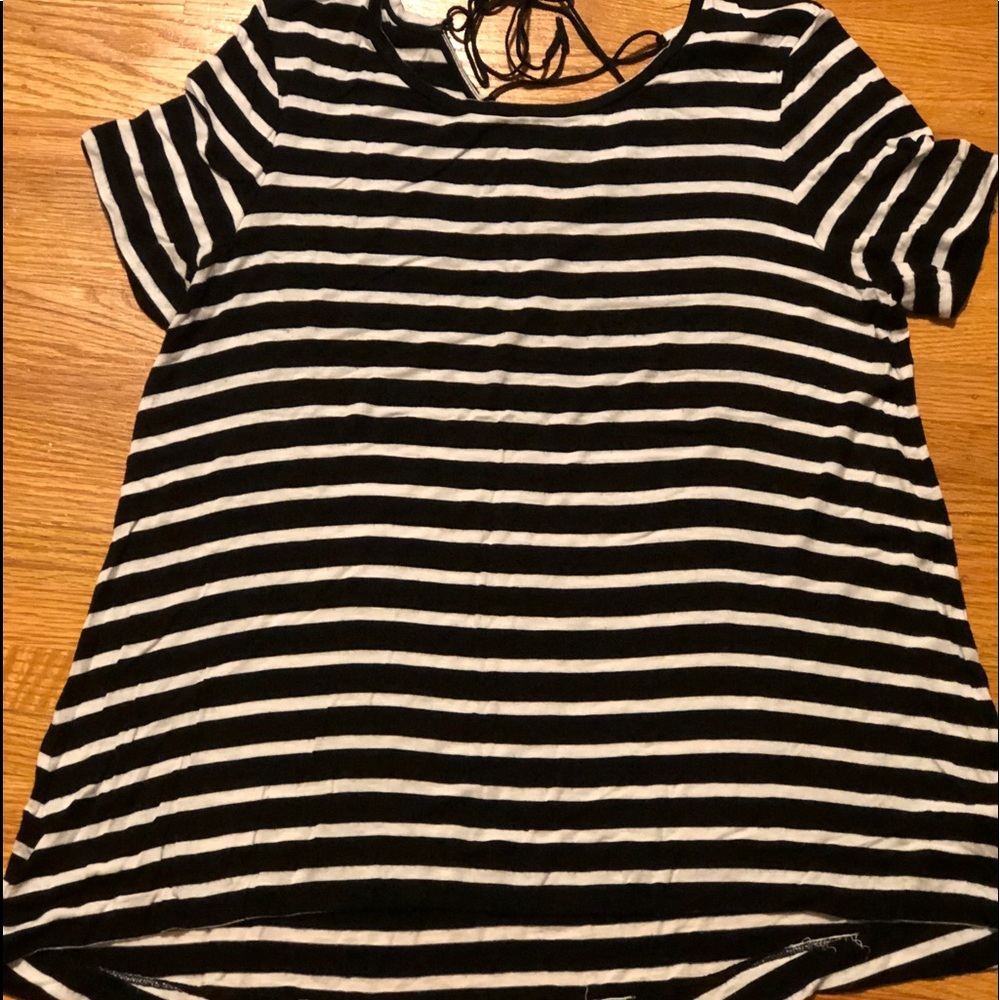 Old navy black and white striped T-shirt
